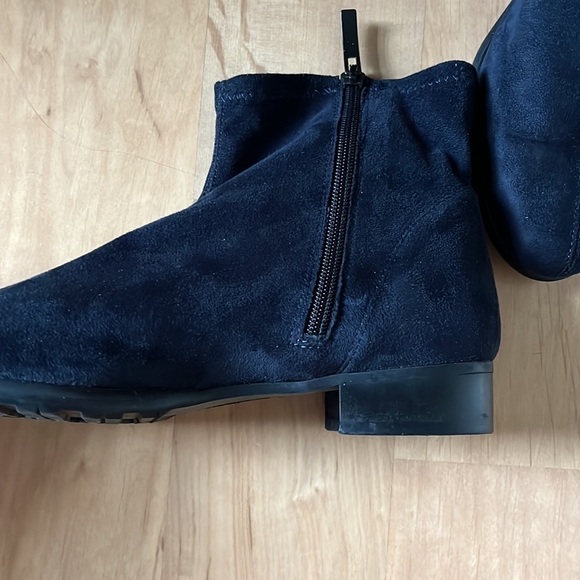 NR RAPISARDI Italian Faux Suede Lulu Booties, Blue, size 37/US 7 - Picture 6 of 7